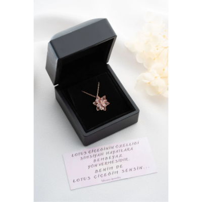 925 Ayar Gümüş Işıklı Kutuda Pembe Lotus Çiçeği Kolye